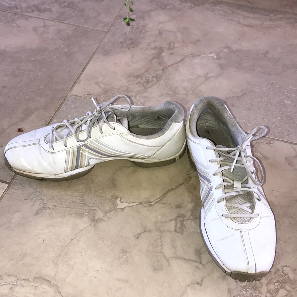 White nike golf cleats